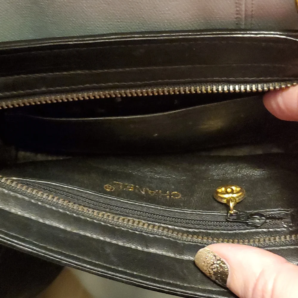 CHANEL Black Quilted Shoulder Bag - Picture 6 of 14